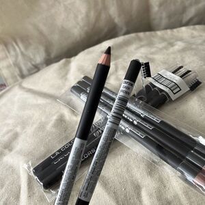 L.A. Colors Dark Brown Eyebrow Pencil with Brush -three